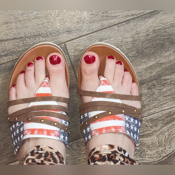 ***NWT-UPC America Flip Flops and Leopard Flip Flops. - Picture 8 of 8